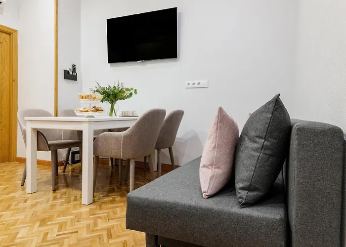 Centrico Apartamento Con 3 Banos En Puerta Del Sol Y Atocha